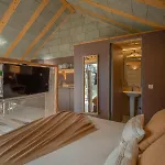 Hut E, In Town Appartement *